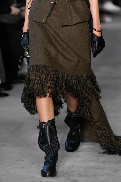 Look 7